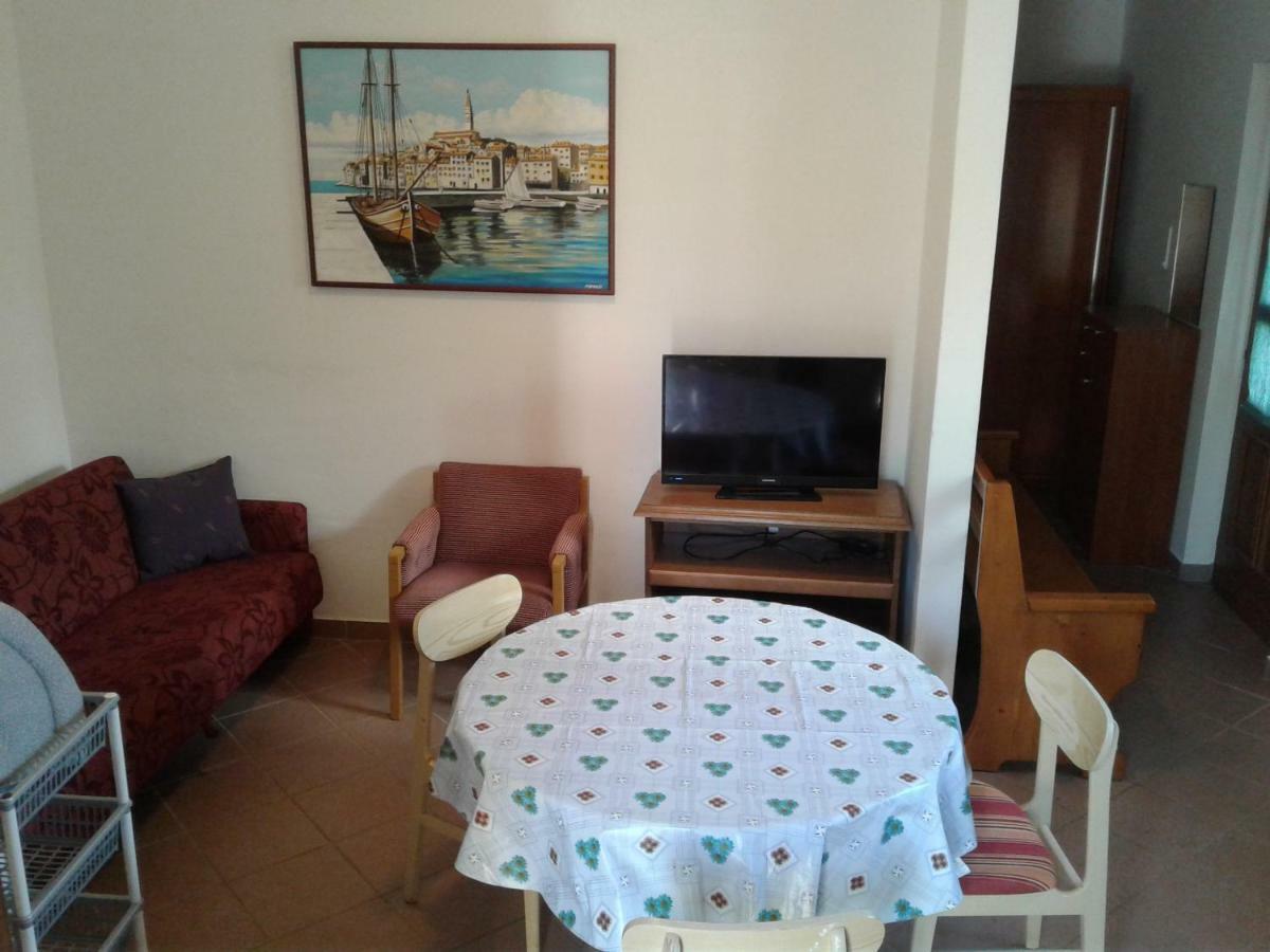 Apartmani Otavio โรวีน ภายนอก รูปภาพ